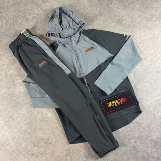 NIKE PERFORMANCE TRACKSUIT