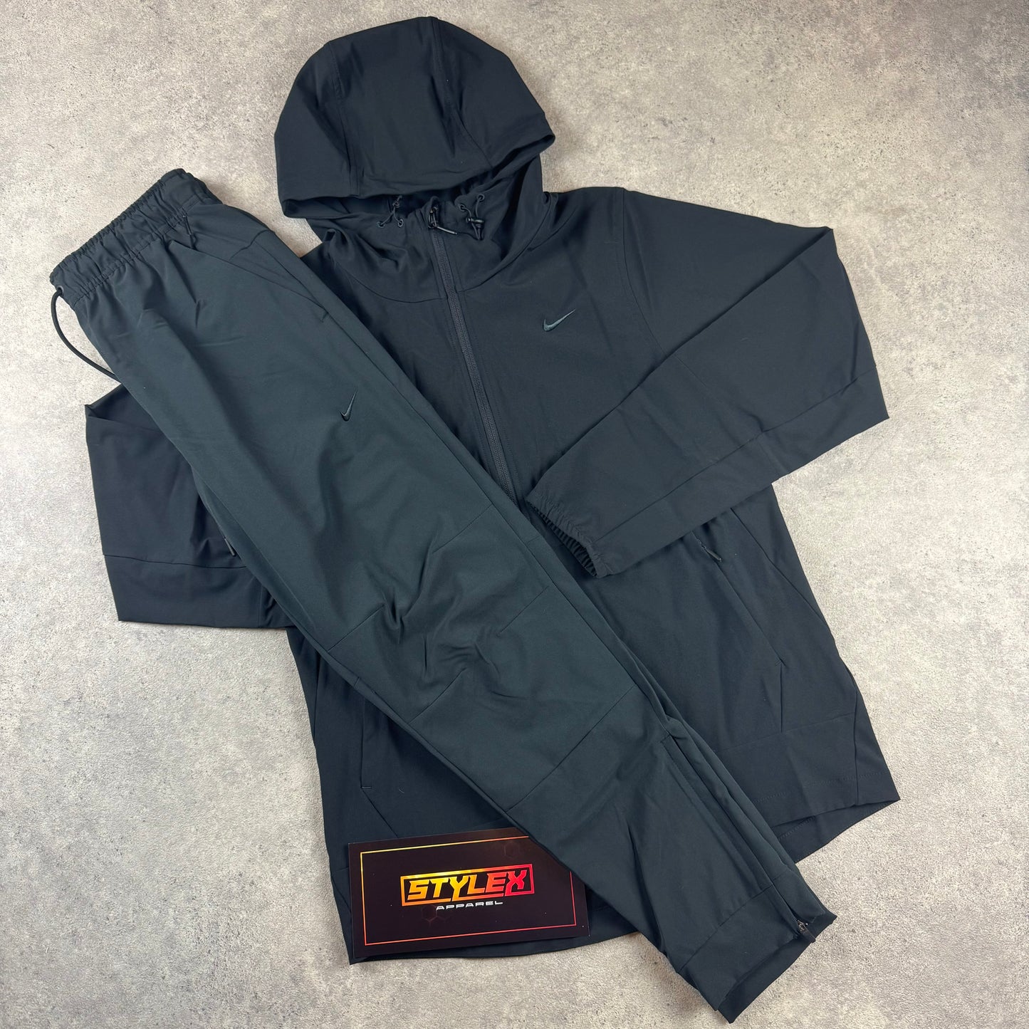 NIKE UNLIMITED TRACKSUIT (BLACK)