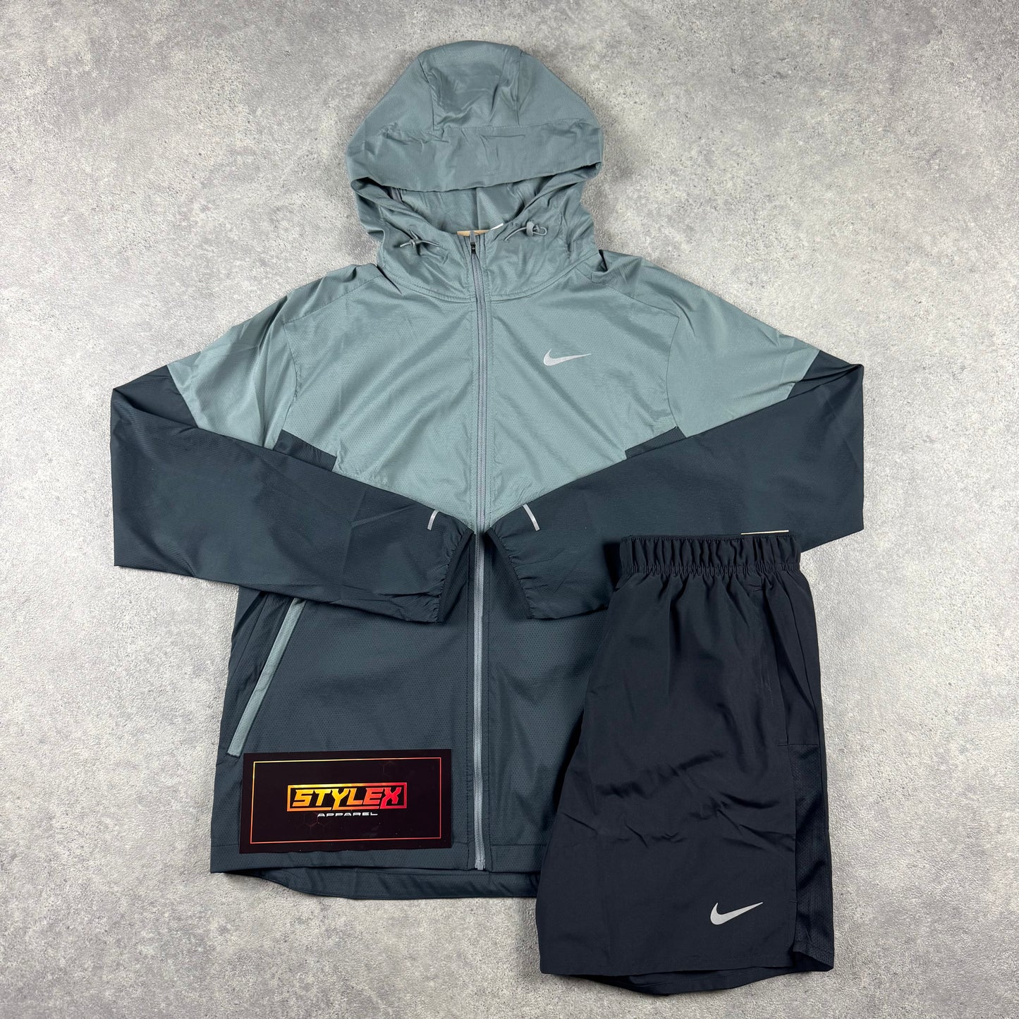 NIKE LIGHT WINDBREAKER SET (BLACK/GREY)