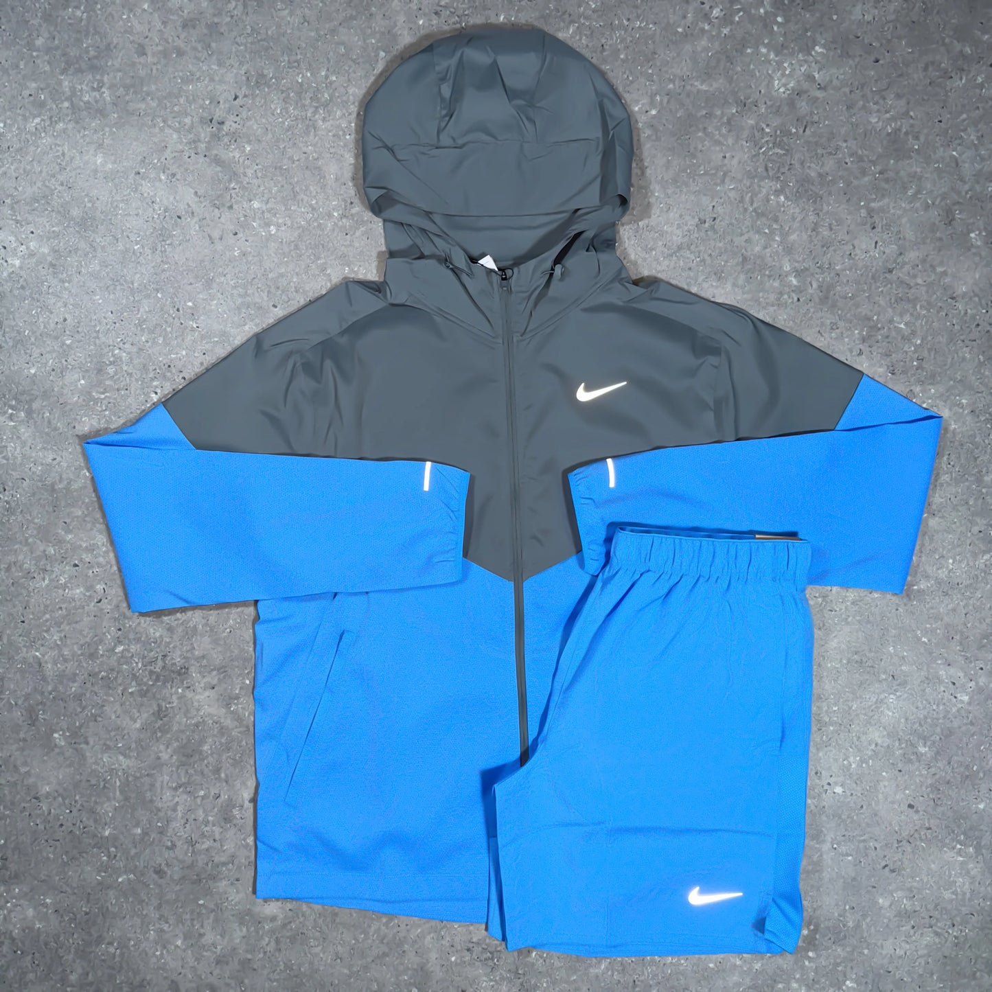 NIKE LIGHT WINDBREAKER SET (BLUE/GREY)