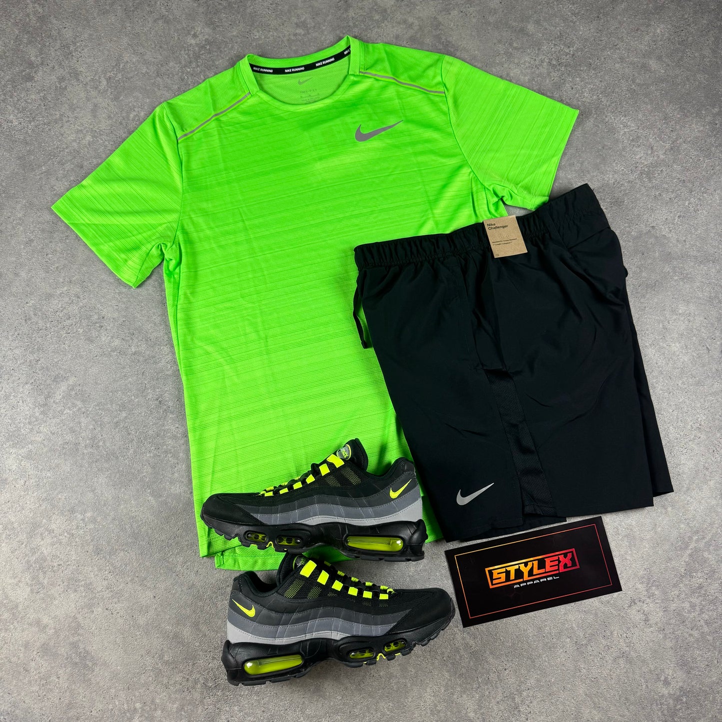 NIKE MILER SET (GREEN/BLACK)